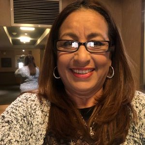 Meet your Posher, Gloricelis